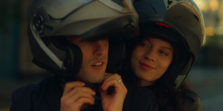 SedeYankelista's tweet photo. ⚠️ SPOILER CONTROL Z:

Ana Valeria junto a Yankel Stevan explicando el último capítulo de Raúl y Sofia en un live:

"Era el final más adecuado para esos personajes." 

"Quería mostrar el lado Dark de Sofia y ese fue. Esta loca y esa es la prueba."

"Es tóxica. Los dos lo son." https://t.co/aaf5nRZQpq
