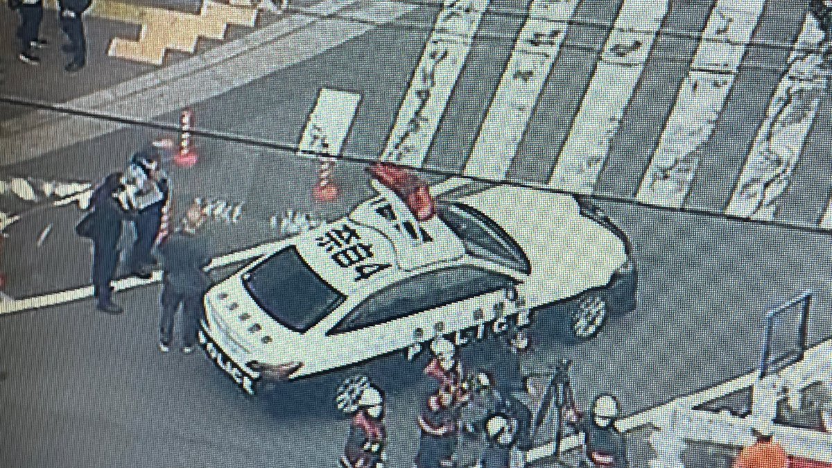 PC_110_119's tweet photo. 西大寺駅前で発生した安倍元総理の銃撃事件で自ら隊来てるんか……。
奈良西署のPC今の所確認出来ていないけど臨場していないのか？？ https://t.co/hY1KJNuC2L