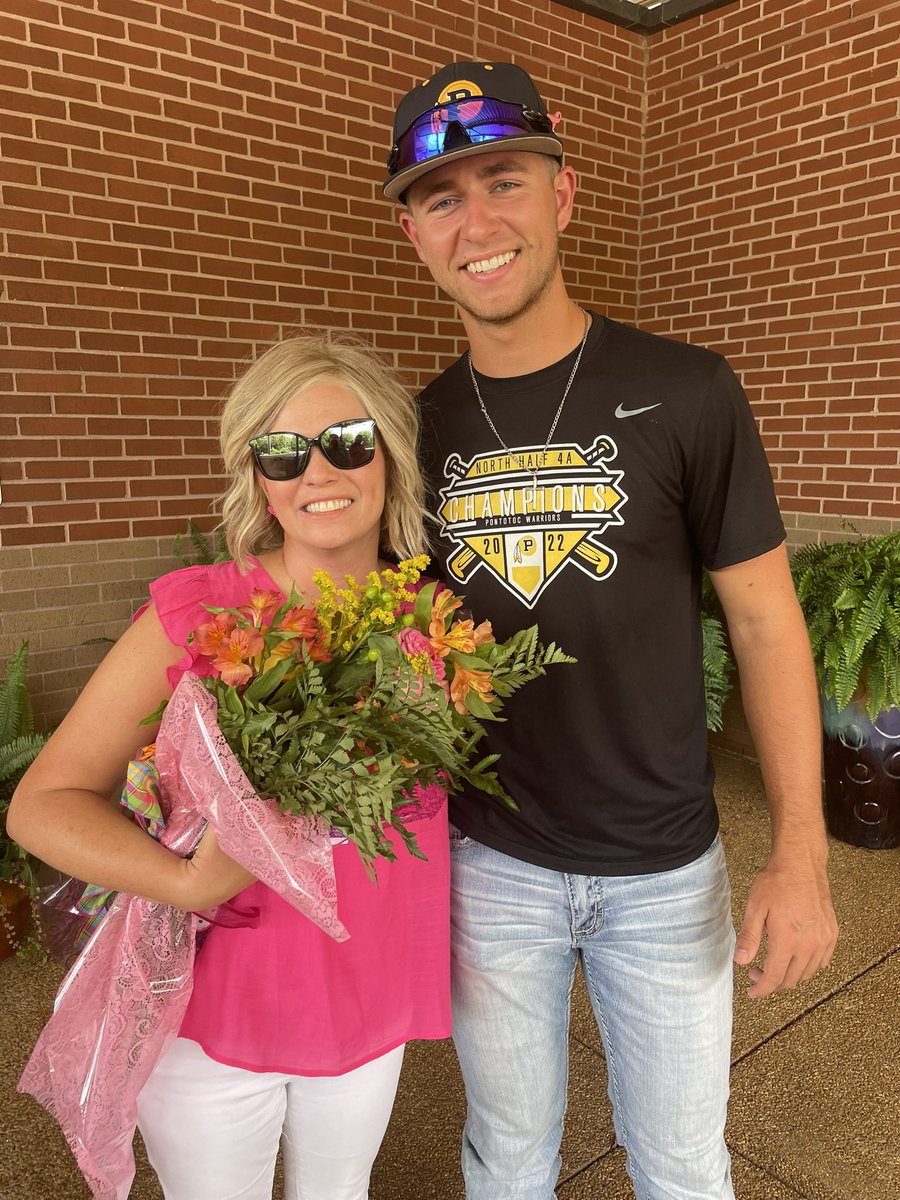 deaton_brice's tweet photo. We dedicated our season to our Mrs. Ashley and today she completed her chemo!  I feel like our amazing PHS ‘22 baseball season is now complete! Will always be so thankful to everyone for all the support and encouragement!!Always a Warrior!! 4 out  #allformrsashley Joshua 1:9 https://t.co/Sk50iO78aT