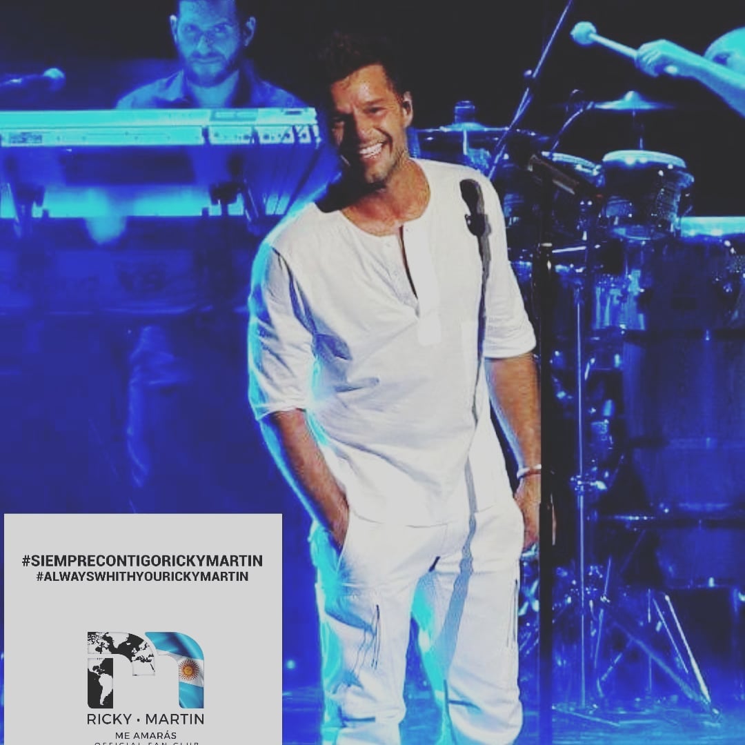 natybuki's tweet photo. Nunca, pero nunca, dejes de sonreir! 
Te amamos! ❤
#SiempreContigoRickyMartin #AlwaysWithYouRickyMartin
@ricky_martin 
@RMwebteam 
@MEAMARAS_RM 
@rosariomeamaras https://t.co/0CHVnaPKSX