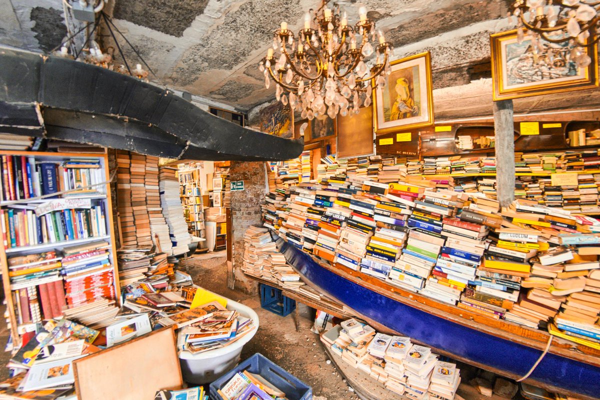 BooksActually's tweet photo. Good vibes only. Bookstores from all around the world.
This is LIBERIA ACQUA ALTA in Venice 🇮🇹
📸 Cristina Muraca - Shutterstock
#fiction #nonfiction #novel #stories
#books #reader #reading #booklover
#ebook #onlinebookstore #bookstore
#booktok #BookTwitter #booksactually https://t.co/FzIzeBvRVv