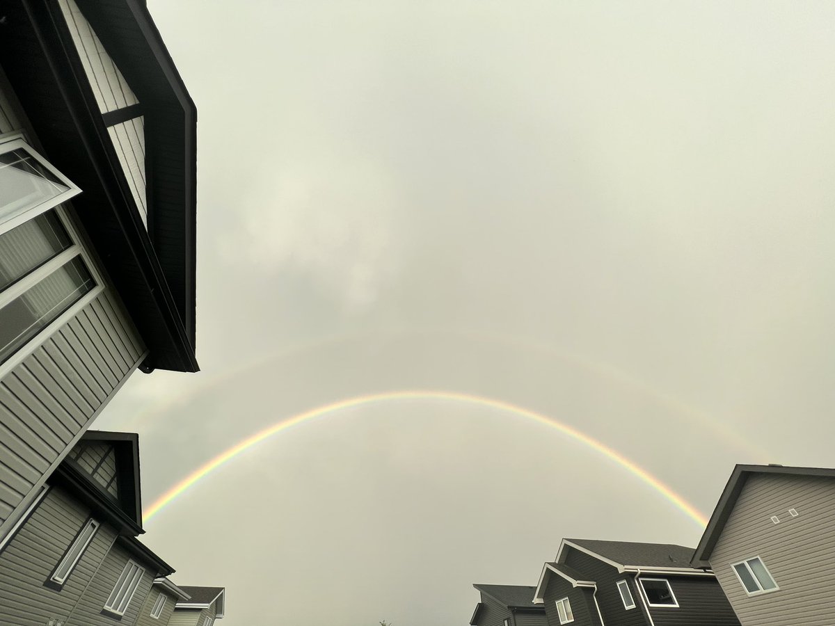 halforbes's tweet photo. Well that’s nice. #abstorm #yeg https://t.co/TN7OjyNn1l