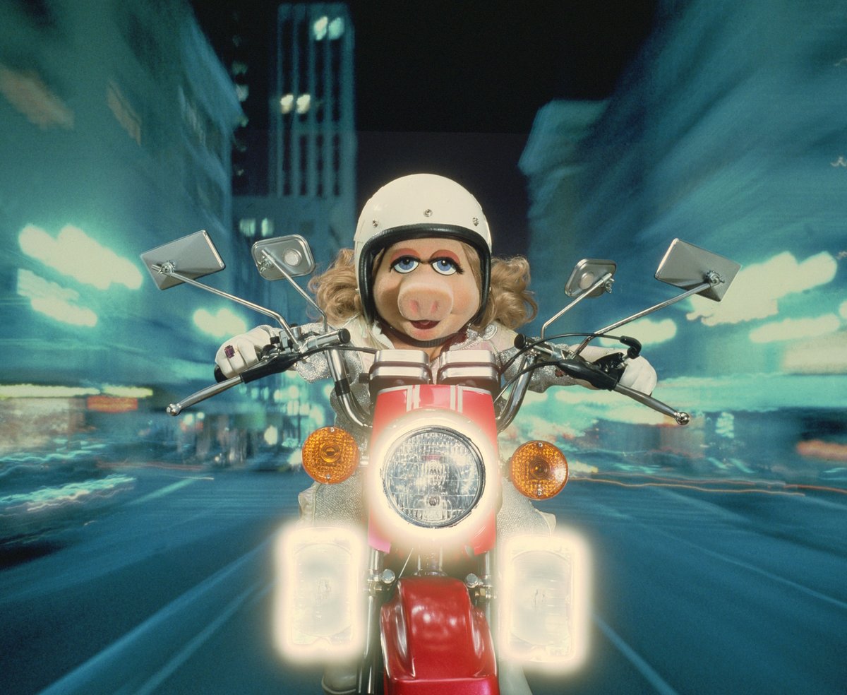TheMuppets's tweet photo. Did you know that @MissPiggy does all of her own stunts? She claims it's impossible to find a stunt person who can look as spectacular as her – and contractually we have to agree. https://t.co/XNGmOqykoJ