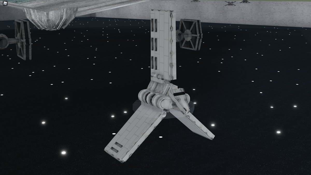 HuntraeRBLX's tweet photo. close pictures of the tiny ships cus they look cool https://t.co/aFycvIcKRR