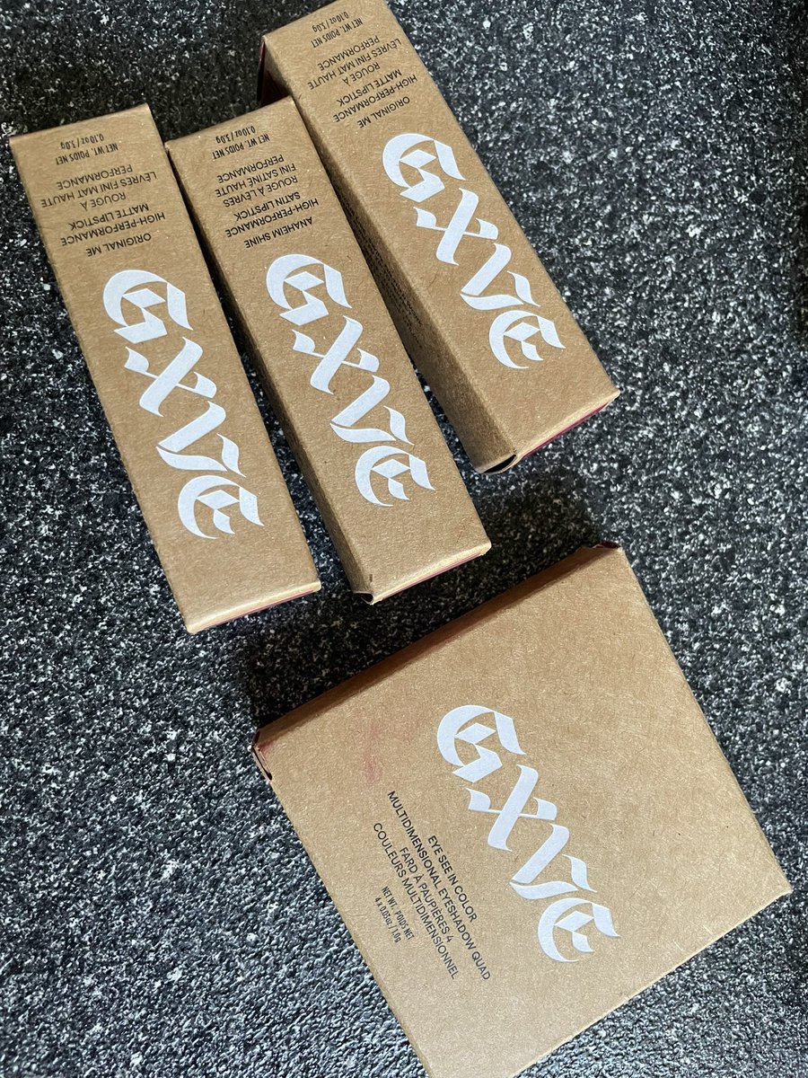 toriaroseg's tweet photo. Love the new shades! ❤️❤️❤️ We had to add to our GXVE Collection! Also, they smell so good! 💕 @gwenstefani @gxvebeauty #gwenstefani #gxvebeauty #gxve #stompbox #tragicme #oldschoolme #simplekindoflife #welovegwen https://t.co/kJCSmsMeow