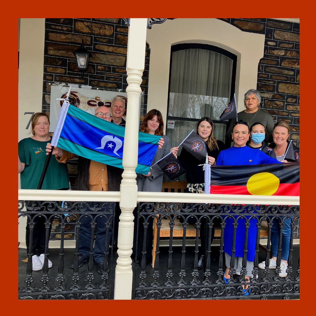 ninti_one's tweet image. Ninti has been involved in a range of online and in-person activities for #NAIDOC Week! Here are a few photos from our staff events in #Mparntwe (Alice Springs) and #Kaurna (Adelaide). Thank you for the flags, posters and temporary tattoos, @naidocweek 😍👏🏽

#GetUpStandUpShowUp