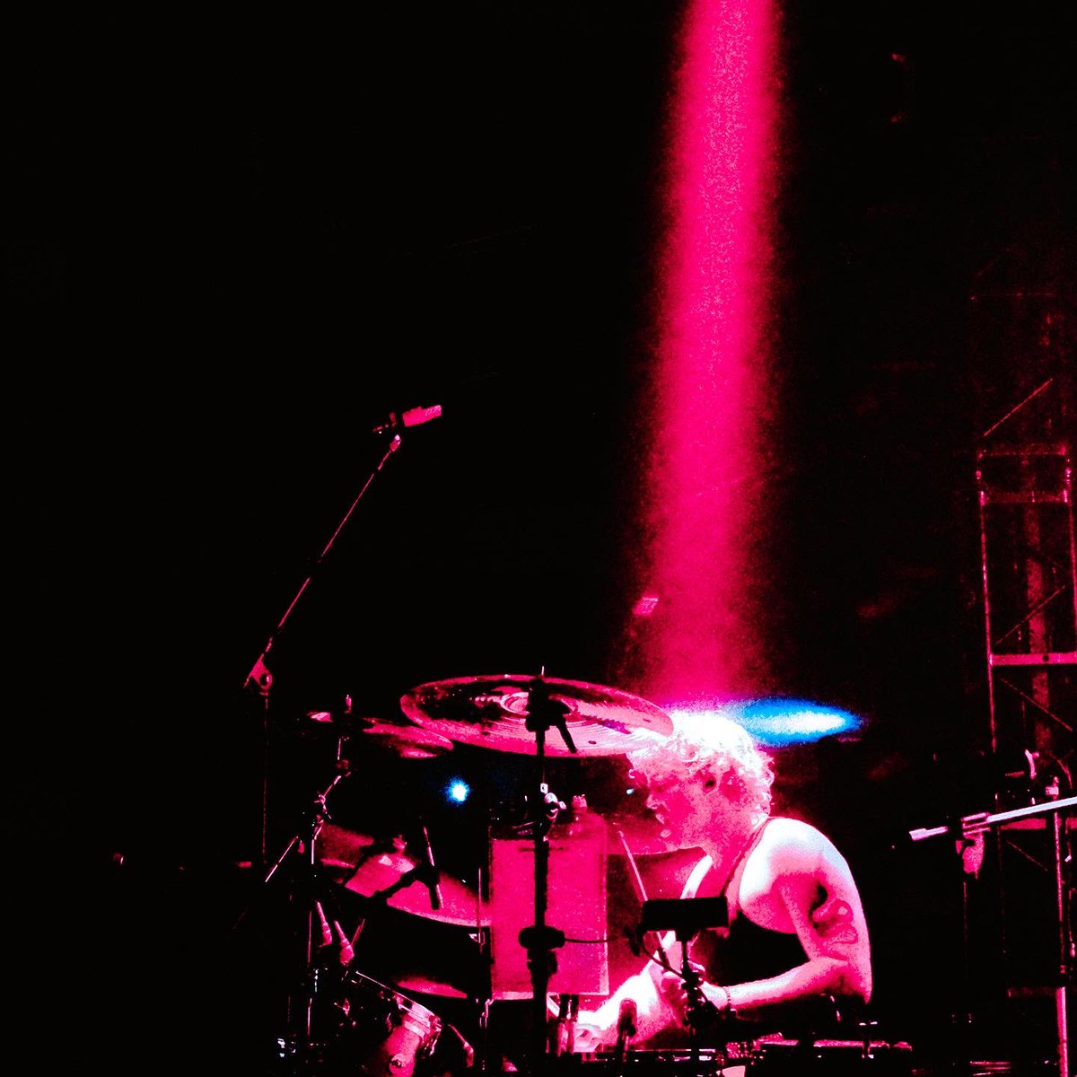 Happy birthday <a href="/Ashton5SOS/">Ashton Irwin</a> 🥰🫠😌