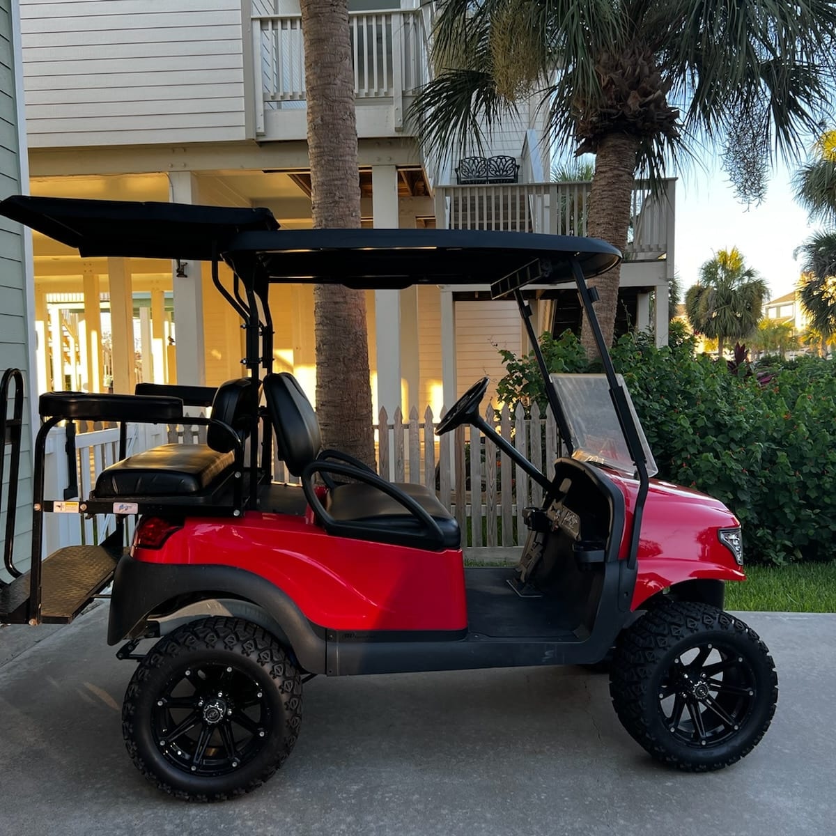 ForeFlip's tweet photo. Our Extension Top on @clubcar Precedent. 🔥 https://t.co/y1USMFQZlL #wecoveryourrear #madeintheusa https://t.co/TNJzpKGhFV