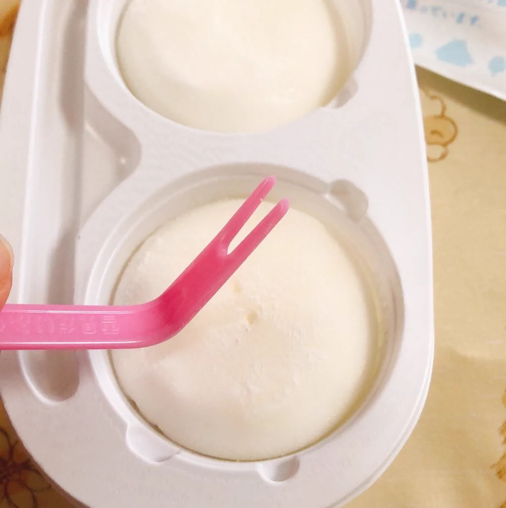 雪見だいふくについているフォーク。アイスが硬すぎて折れた！？
