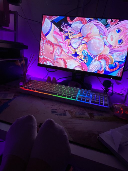 Aqu&iacute; de chill ✨ Patitas 💕 https://t.co/fNRODQxtEK<a href="/tag/pulpiconcursodearte"class="tags"><span>#pulpiconcursodearte</span></a>