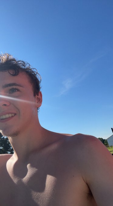 Fun pool day ?? https://t.co/5KDORH3DmD
