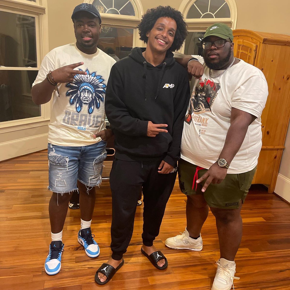 InternetAaron tweet media