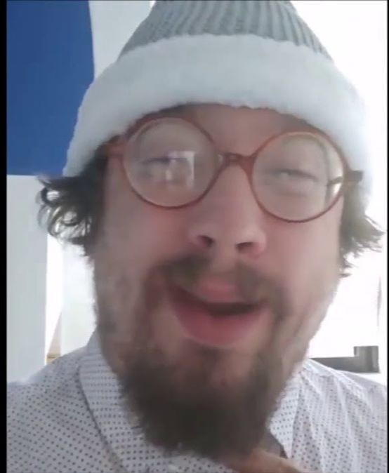 Elsa Overanalyzing Anything tweet media