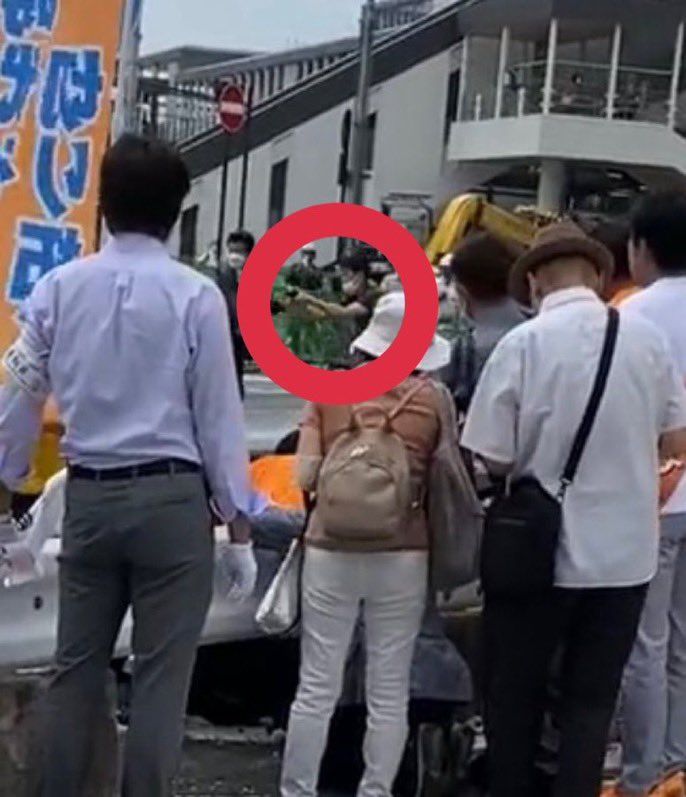 Elsa Overanalyzing Anything tweet media