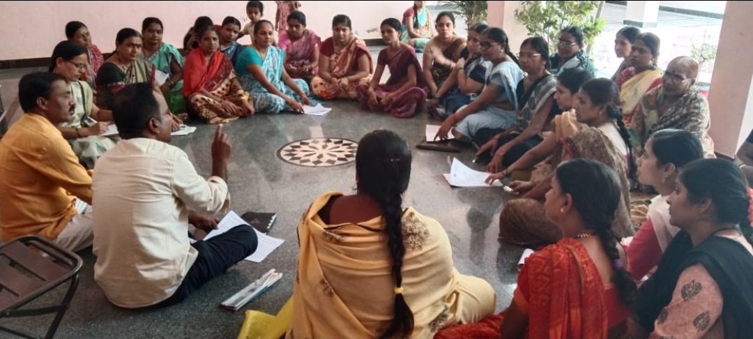 Awareness creating programme to Members of SHG @shorapur town about banking activity, Loan taking process and eligible Govt Schemes by Skill dept Yadgir staffs.
<a href="/dc_yadgir/">Harshal Bhoyar I.A.S Deputy Commissioner Yadgir</a> <a href="/ZP_Yadgir/">Yadgir Zilla Panchayat</a> <a href="/Skill_Karnataka/">𝐊.𝐒.𝐃.𝐂 - ಕರ್ನಾಟಕ ಕೌಶಲ್ಯ ಅಭಿವೃದ್ಧಿ ನಿಗಮ</a>