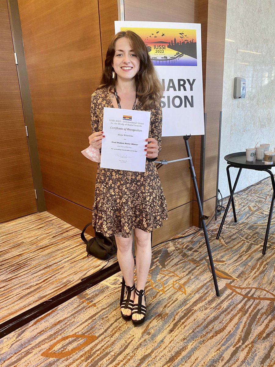 ASWitwicka's tweet image. Thank you #IUSSI2022 for a great conference! So happy to have won the best postgraduate student poster prize ☺️🐝🦋
And of course huge thank you to everyone who contributed to this work @flopezos @RoddyPracana @WurmLab