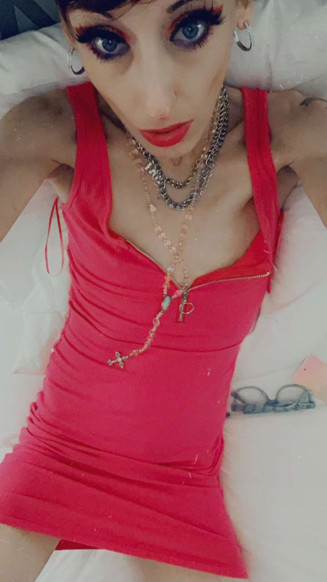 JamieGibsonStar's tweet photo. Hey guys- I just activated my Lush I can’t wait to play with it online…. And you can get me more toys to increase the fun! https://t.co/GhOkP9GBrv https://t.co/EHRJtRzVY1