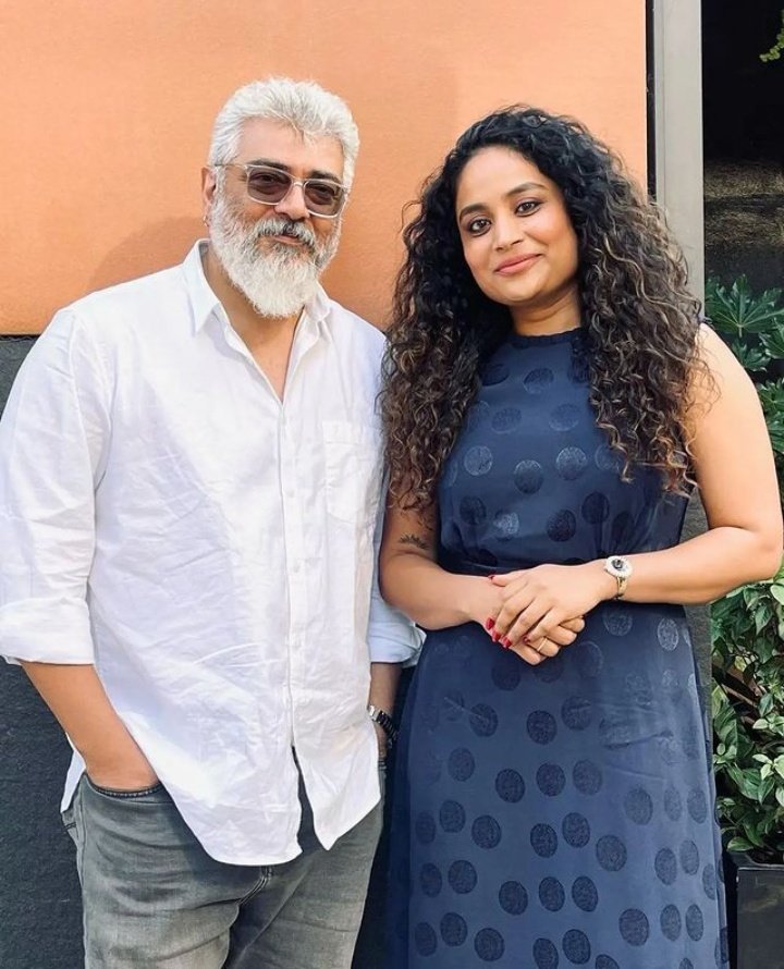 cineulagam's tweet image. Once a Hunk, Always a Hunk🔥

The Latest Quick click of #AjithKumar with a fan during his #ajithkumarmotorcyclediaries  ✨

#Ajith #ajithkumartrip #Ajithkumar𓃵 #ajithsir #Ajithism #AK61 #Cineulagam