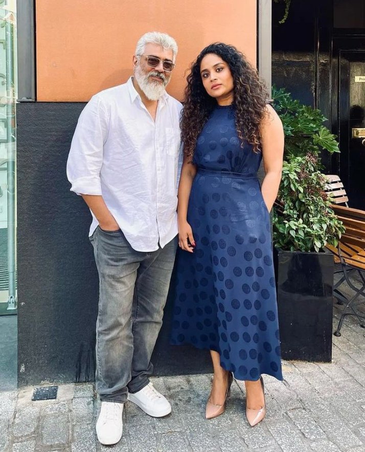 cineulagam's tweet image. Once a Hunk, Always a Hunk🔥

The Latest Quick click of #AjithKumar with a fan during his #ajithkumarmotorcyclediaries  ✨

#Ajith #ajithkumartrip #Ajithkumar𓃵 #ajithsir #Ajithism #AK61 #Cineulagam