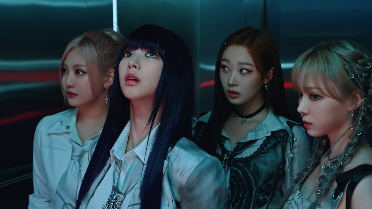 GirlgroupsBR's tweet photo. BLACK MAMBA IS ON! O aespa fez hoje o seu tão esperado comeback com "Girls", uma faixa potente e cheia de personalidade!

Já deram views nessa obra de arte? 
https://t.co/IyCPRyDlkC https://t.co/arDvTBnShu