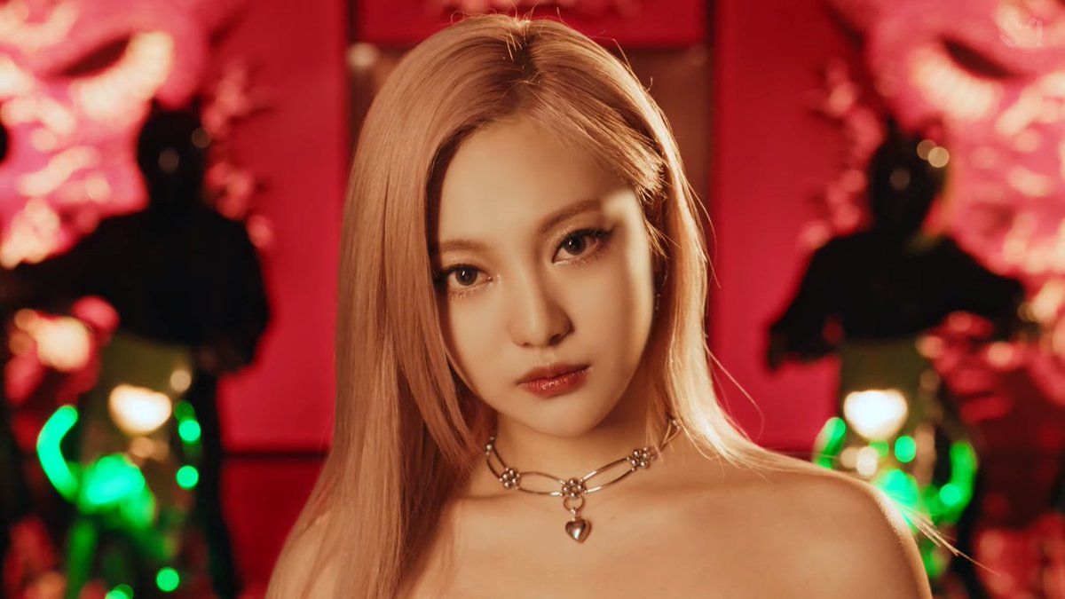 GirlgroupsBR's tweet photo. BLACK MAMBA IS ON! O aespa fez hoje o seu tão esperado comeback com "Girls", uma faixa potente e cheia de personalidade!

Já deram views nessa obra de arte? 
https://t.co/IyCPRyDlkC https://t.co/arDvTBnShu
