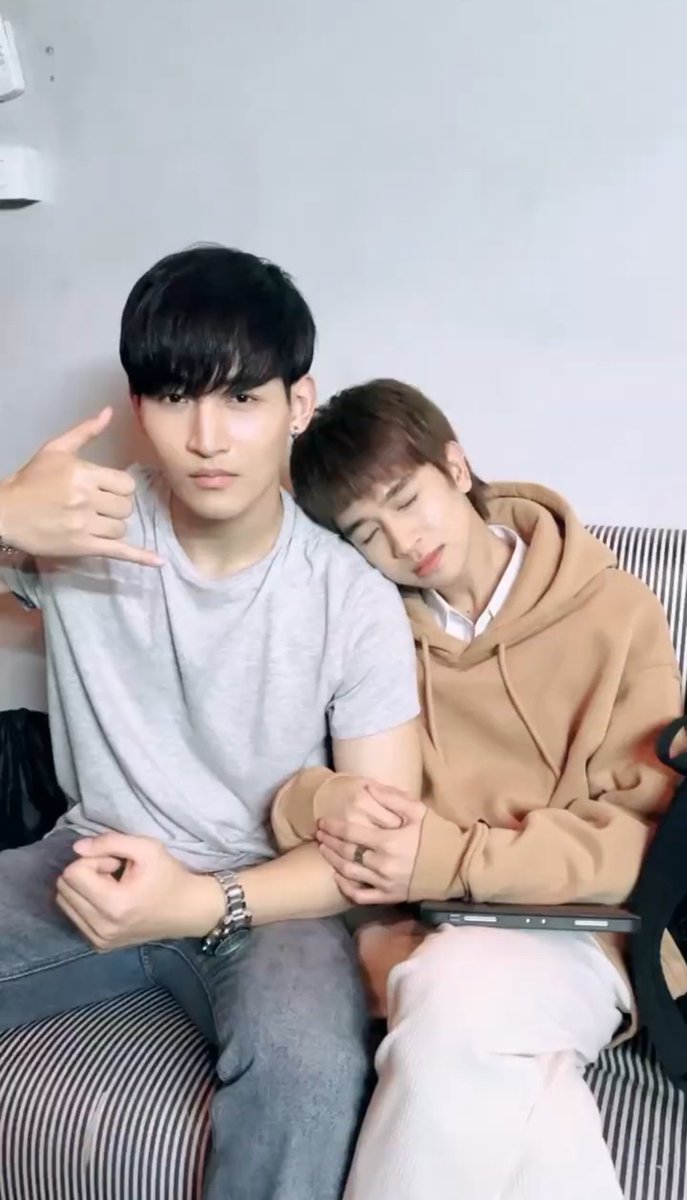 sunookon's tweet image. #OhmFluke : Energy recharge~ 🔋🙈💙

#ห้อง609Q23          #CloseFriend2