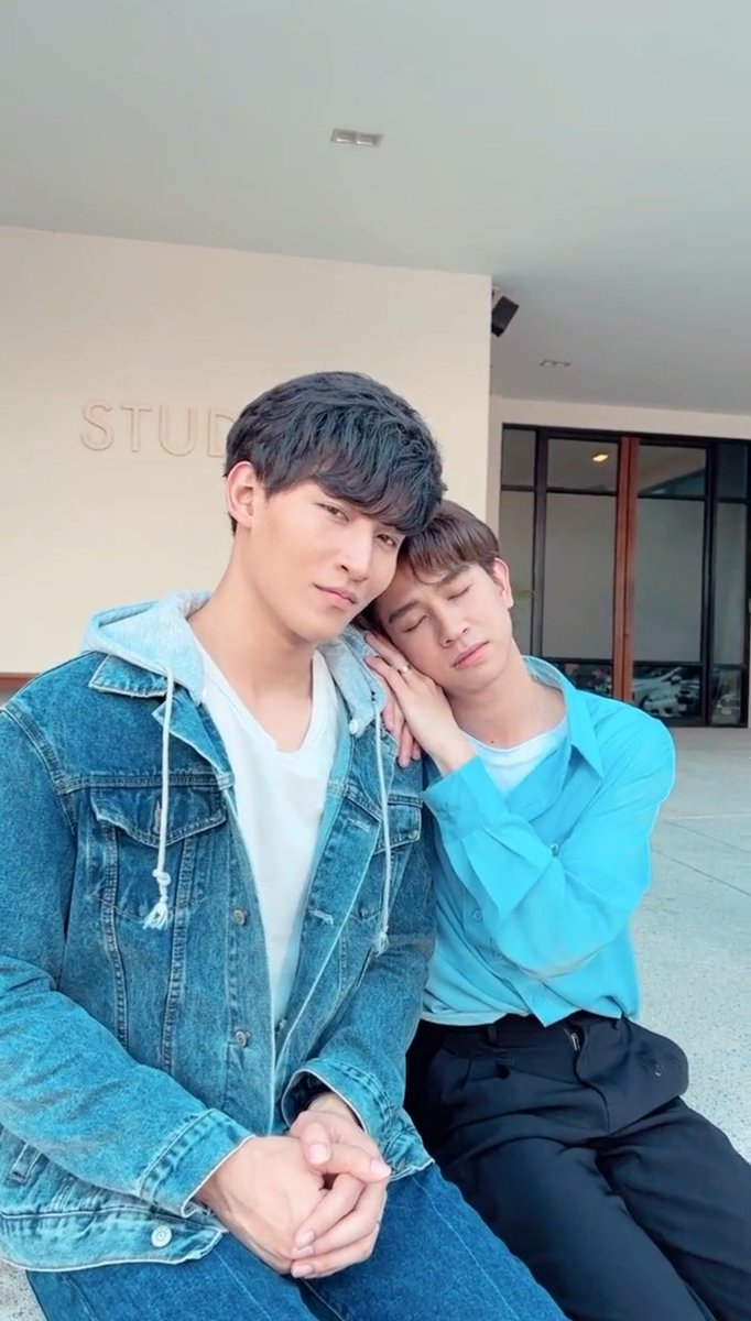 sunookon's tweet image. #OhmFluke : Energy recharge~ 🔋🙈💙

#ห้อง609Q23          #CloseFriend2