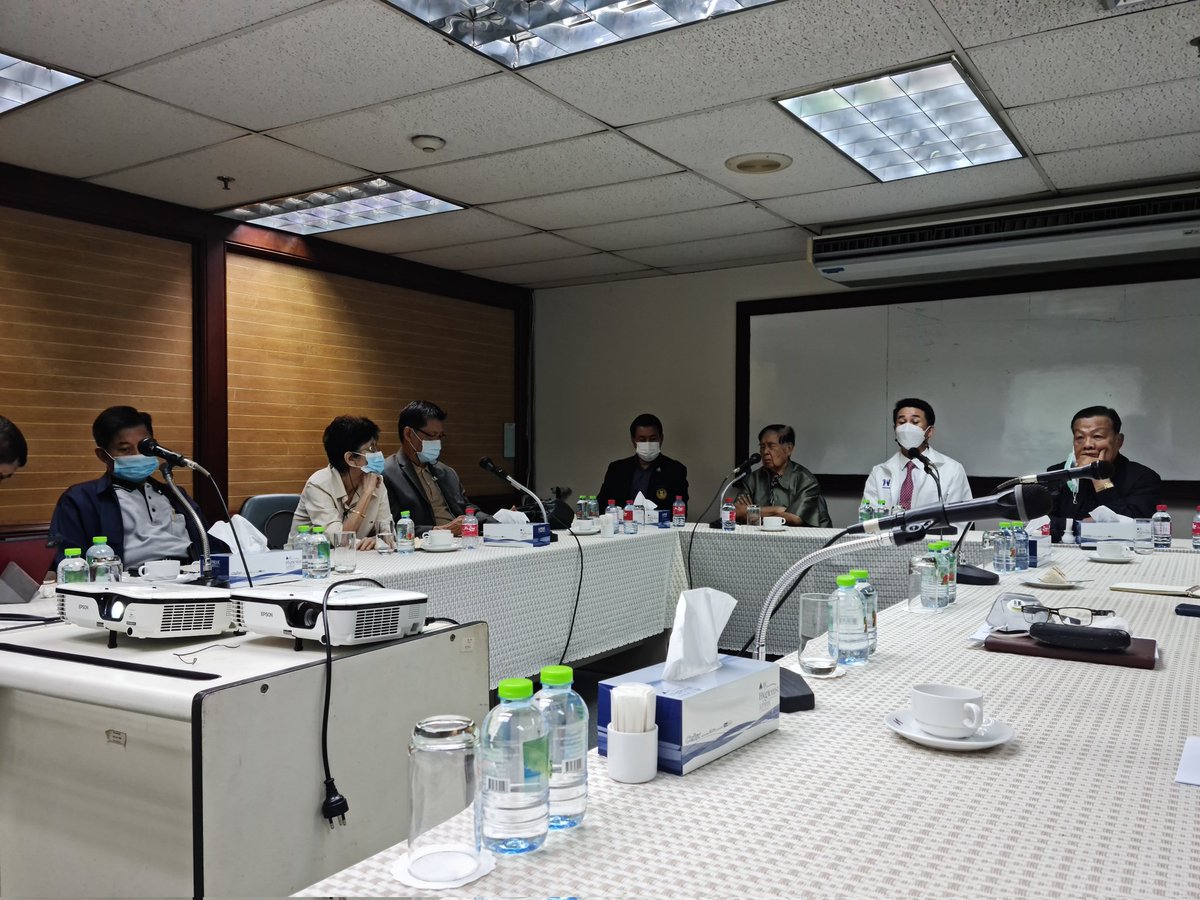 Vatanarak's tweet photo. วันนี้ประชุมเรื่องที่มาของ ส.ส. สูตรคำนวณปาร์ตี้ลิสต์ ว่าจะหาร 100 หรือ 500 อะไรประชาชนจะได้ผลประโยชน์มากที่สุด ? ขอขอบคุณ กลุ่มท่านผู้อาวุโสของพรรคทำงานเต็มที่ครับ
.
#사장님 #ซาจังนิม #ประธานมาร์ค #ผู้กองมาร์ค #เพื่อไทย #เรารักผู้กองมาร์ค #MONEY #WhoAreYou https://t.co/La1gKWMbty