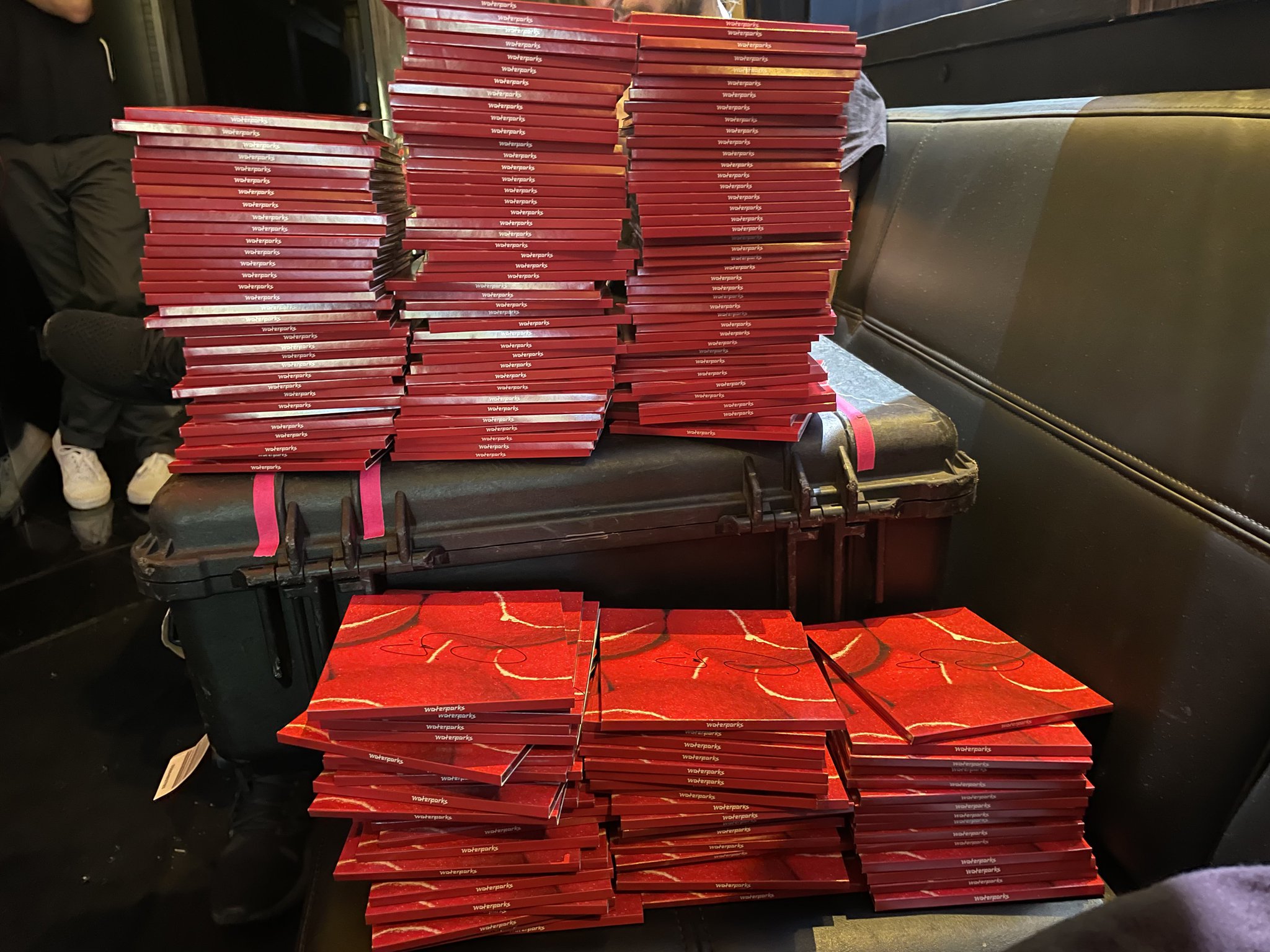 WATERPARKS on Twitter "awsten ADD TO ALL YOUR PLAYLISTS FOR ME SIGNING 2000 FUNERAL GREY CDS