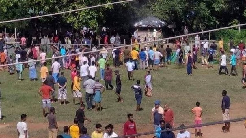 2 Indian citizens are shot to dead two  days ago by Pyusawhtee set up by the junta to killed civilians. The border via Tamu  is closed the situation is tensed. Myanmar people should stand with India to ensure justice for 2 Indian and junta is accountable
#2022July8Coup