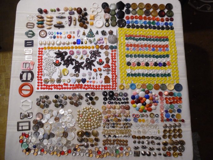I feel like the person who arranged these for an ebay listing deserves to keep them. https://t.co/Ju<a href="/tag/oscars2019"class="tags"><span>#oscars2019</span></a>