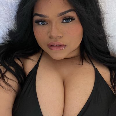 Updating my “ this is  her “ picture 😘#NewProfilePic