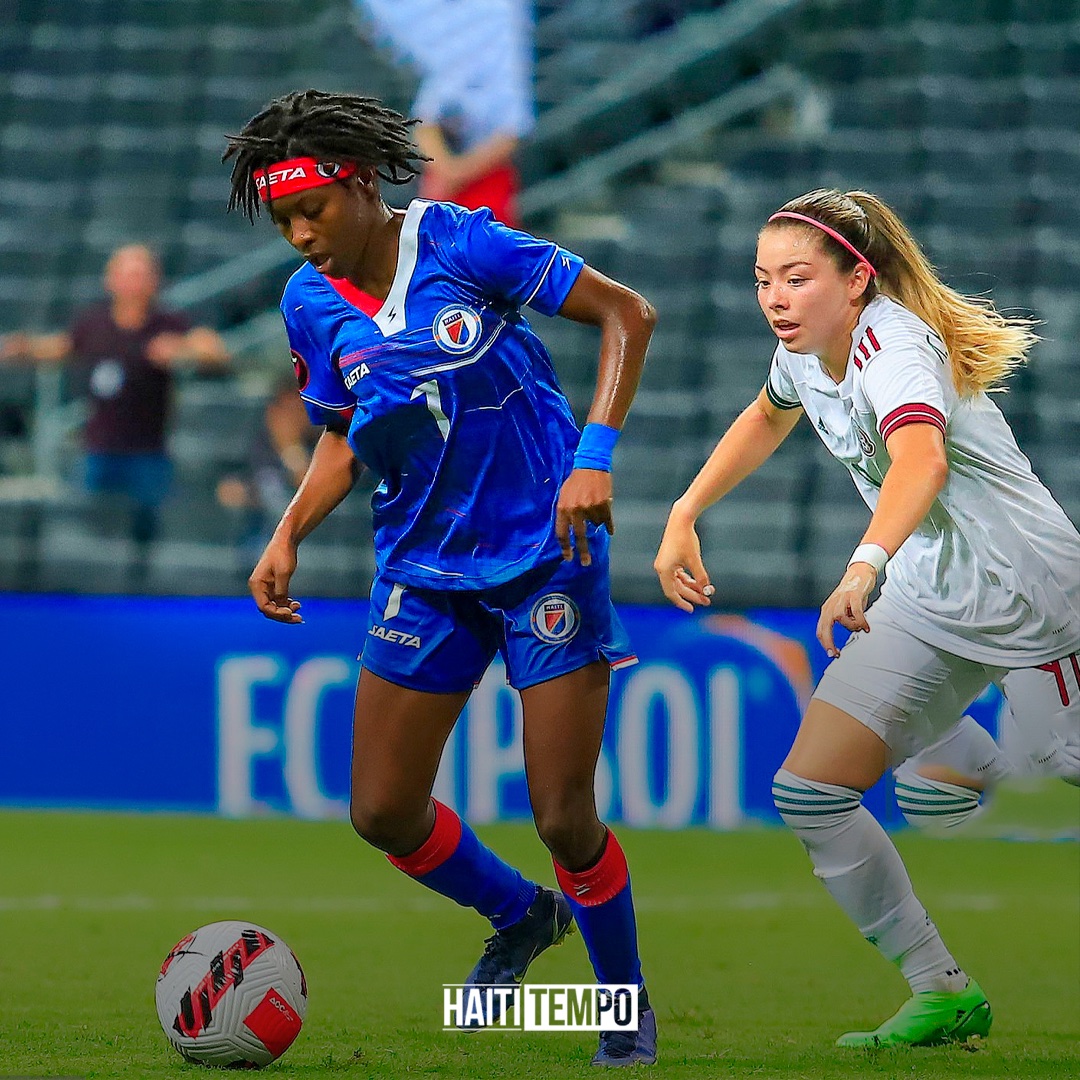 Haititempo's tweet photo. Batcheba!

Elle a fait sa spéciale face aux Mexicaines. Des dribbles venus d’ailleurs, deux petits ponts provocant le premier pénalty.

Une Masterclass ✅🇭🇹🔥 https://t.co/tj4RHsO57t