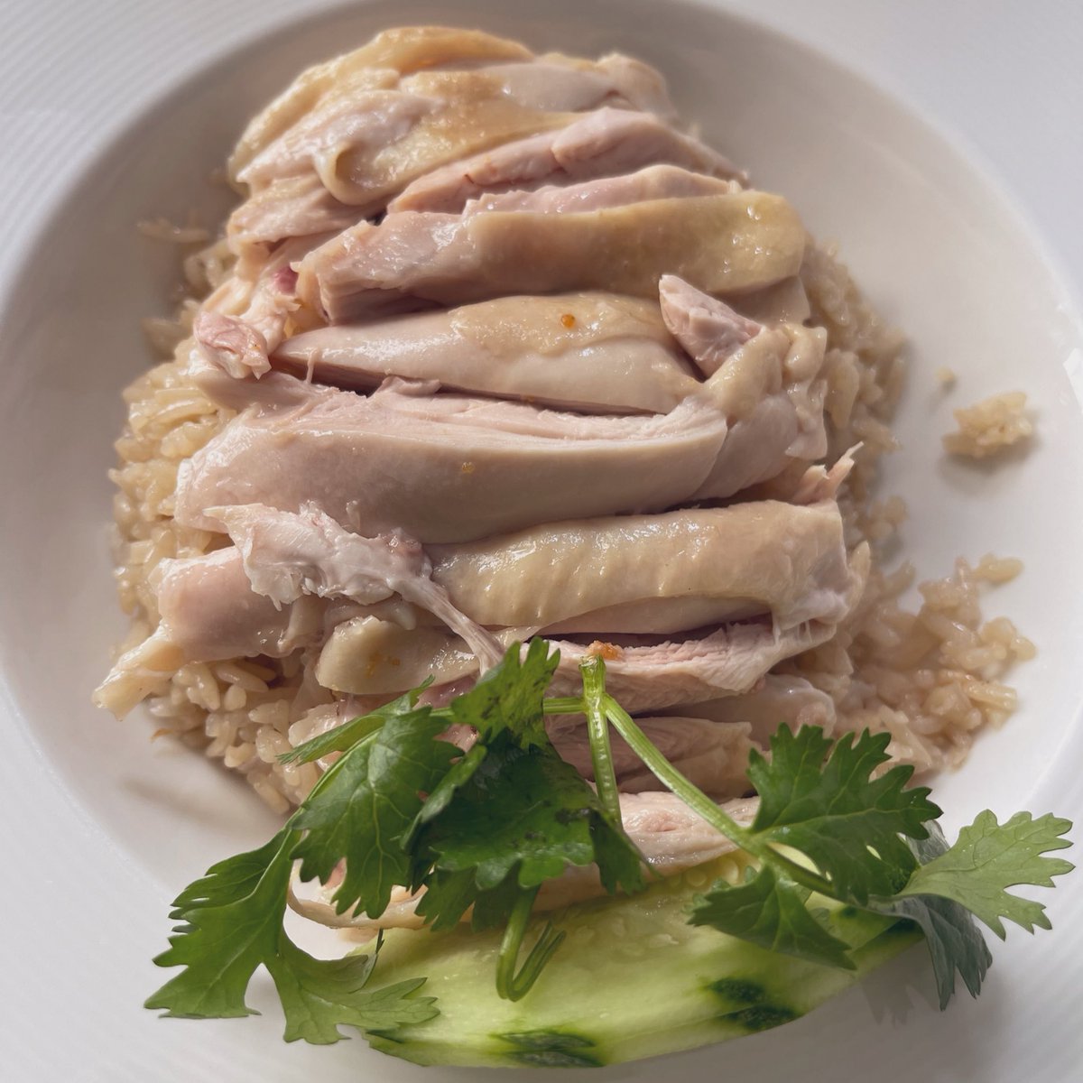10000cal1's tweet photo. ความไวเป็นเรื่องของปีศาจ กับข้าวมันไก่ที่หมดไวที่สุดในเชียงใหม่  
📌 หอมฉุย ข้าวมันไก่ ทุ่งโฮเต็ล
😋 ข้าวมันไก่ลับในตรอก ที่ไปช้ากว่า 11 โมงมีหวังไม่ได้กิน ต้องมาพร้อมดวง โทรไปถามหรือสั่งก่อนจะดีมาก มีทั้งไก่ต้ม ไก่ทอด น้ำจิ้มเด็ดทีเดียว #เชียงใหม่กินอะไรดี #รีวิวเชียงใหม่ https://t.co/mo1Gg0S6HA