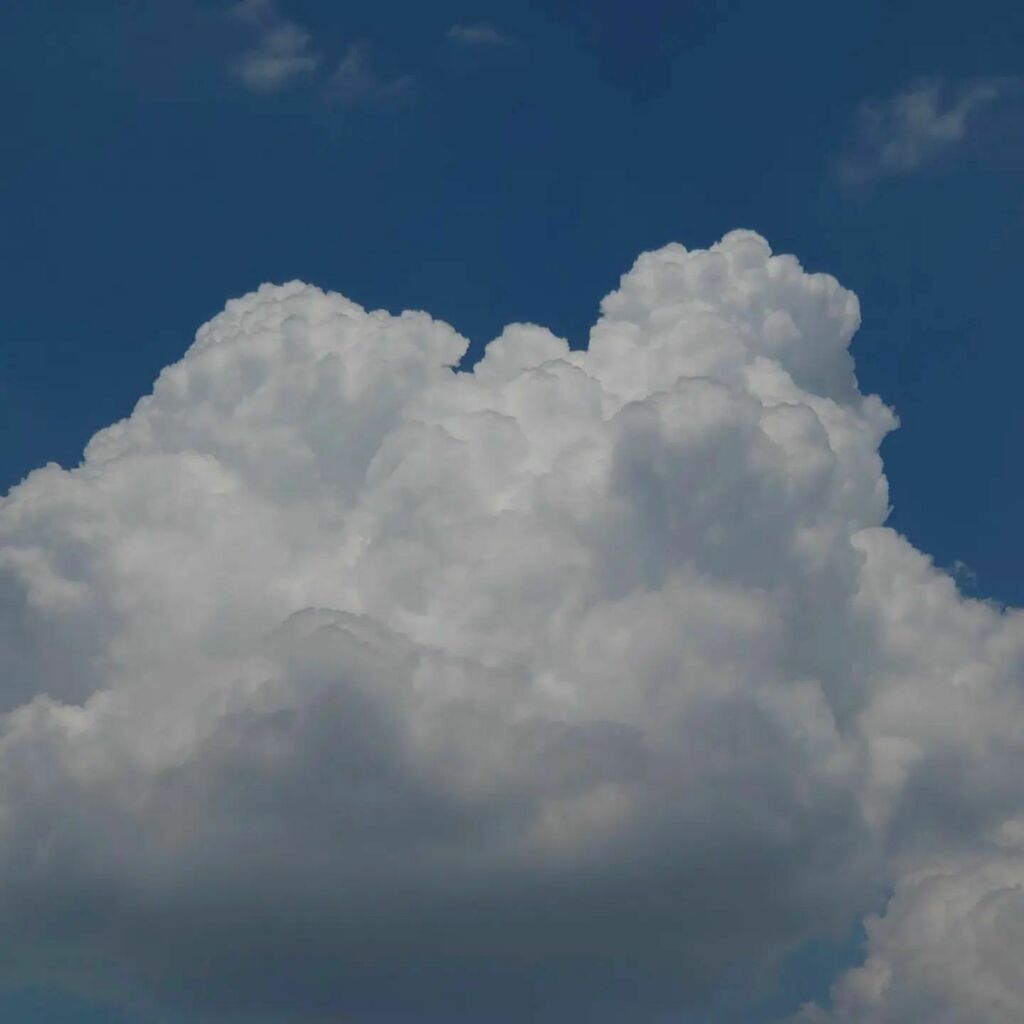 moosellen's tweet photo. #clouds https://t.co/MApemoac7X