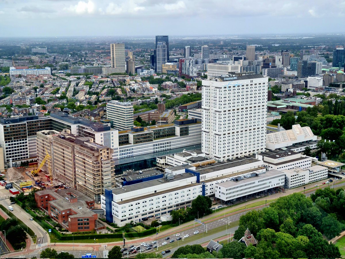 marian070249's tweet photo. Het @ErasmusMC en vooraan het oude #Dijkzigt ziekenhuis dat afgebroken wordt en plaats maakt voor een #Campus
Vanaf de @Euromast010 .
@010byday @MustSee010 https://t.co/UHog0vXxHx