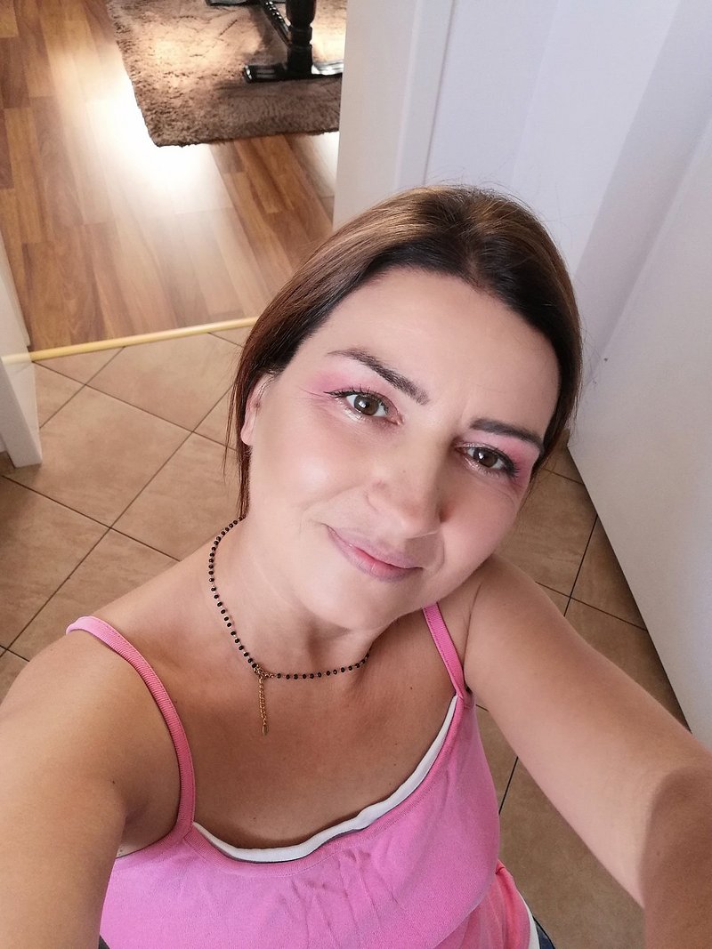 43 yaşımdayım dost arıyorum bunu kabul eden tlfumu favlasın görüşelim