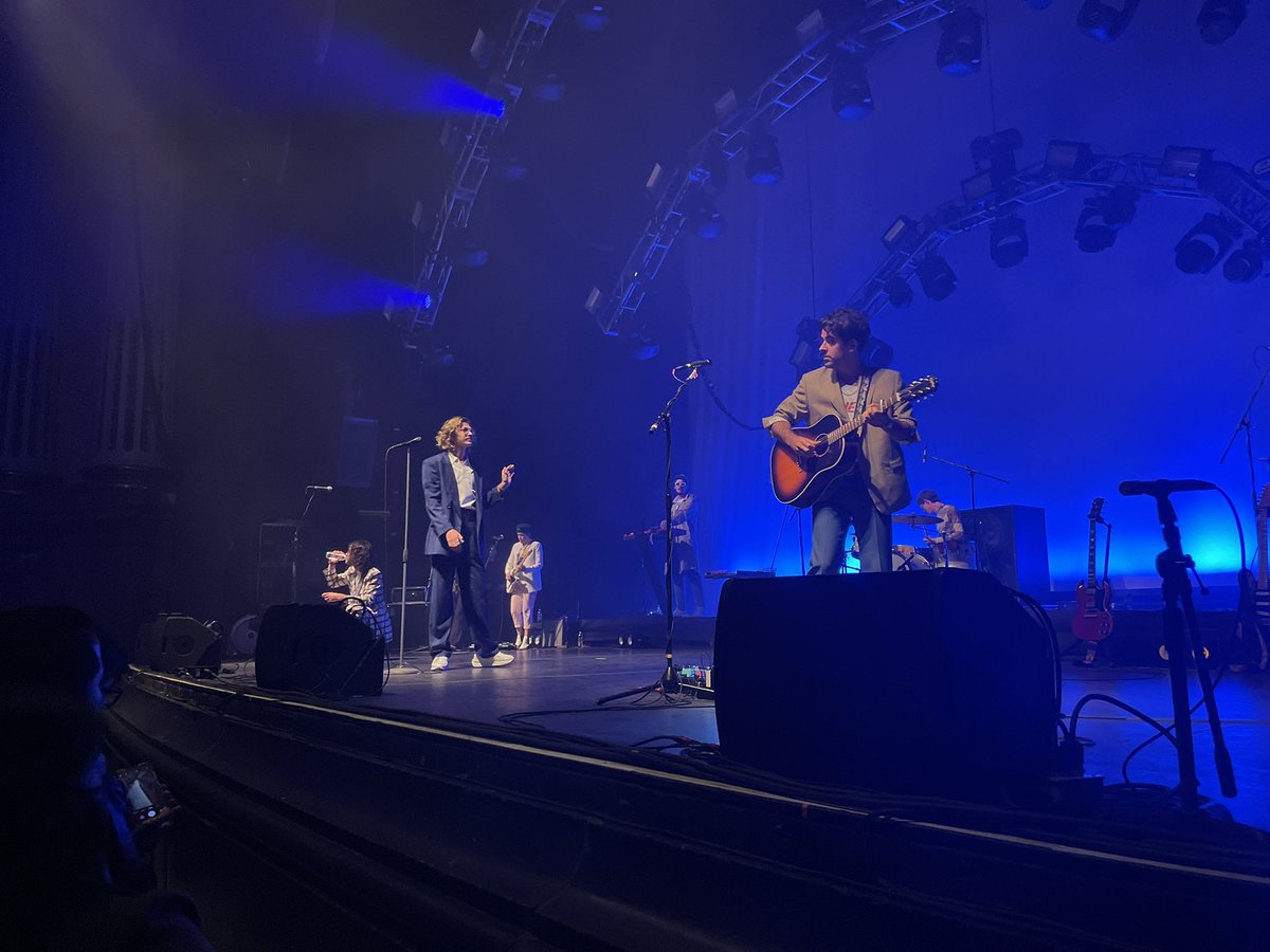 larubirubis's tweet photo. Hey pero qué fue eso….
Sigo con un buen de emociones…
Indescriptible… pfff conciertazooo! 
Sin duda mi mejor concierto que va del año  
@BandalosChinos https://t.co/zGCSK9PVtb