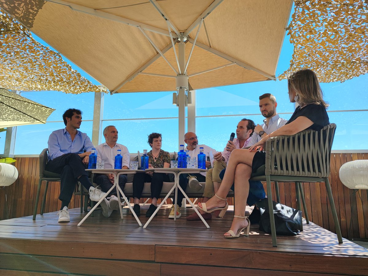 Turismo LGTBI con grandes referentes y altavoces. 

@oriolpamies <a href="/andreusarra/">Andreu Sarrà Ferrer</a> <a href="/Turespana_/">Turespaña Oficial</a> <a href="/queerdest/">Queer Destinations</a> <a href="/josecuadrado/">Jose Mola</a> <a href="/SocialistesVal/">PSPV-PSOE</a> <a href="/Valenciaturismo/">VisitValència.</a>