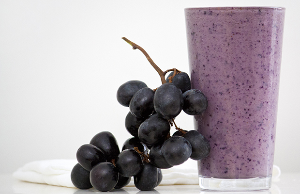 HealtheTrim's tweet photo. It's #FitFoodFriday!

Today’s Pick: Grape-Berry Protein Smoothie

This stellar #smoothie recipe is compliments of 
@dailyburn 🤜🤛🙏

#HealthyFood #HealthyEating #HealthyLife #HealtheTrim #FridayMotivation #healthy #HealthyRecipes

https://t.co/8xsaCVD7YA https://t.co/7XJojF3bzP