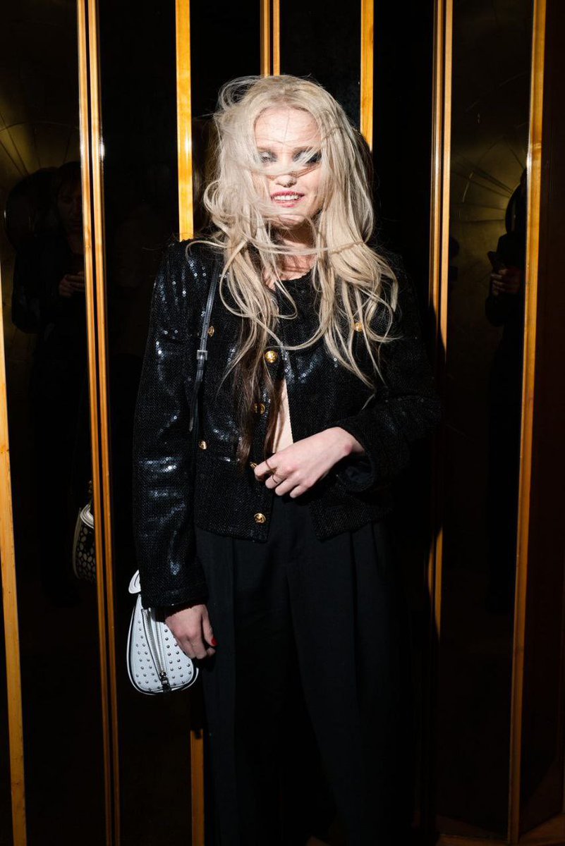 _c4ndyfreak's tweet photo. Happy 30th birthday to my girl Sky Ferreira ♡ https://t.co/ykCVTBNnDt
