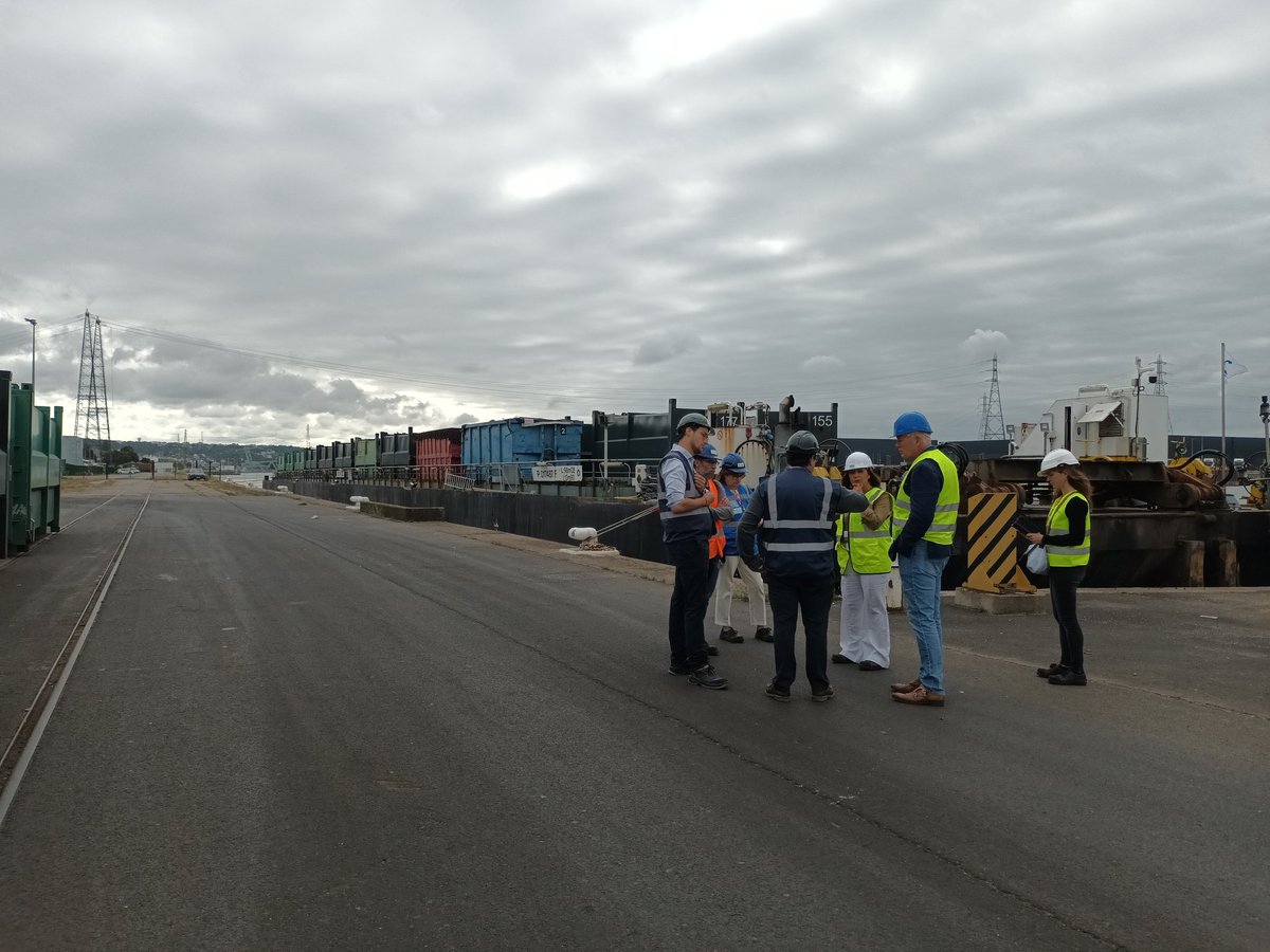 LeSevede's tweet photo. Hier,une équipe @LeSevede a accueilli une équipe du @smdo sur son centre de transfert du Havre et #EcostuAir,avec @suez.Une journée sur la valorisation des déchets,les modes de transports et la réduction des déchets. 
#dechets #partagedessavoirs #echangesinterregionaux #smdo https://t.co/ryiVcLI183