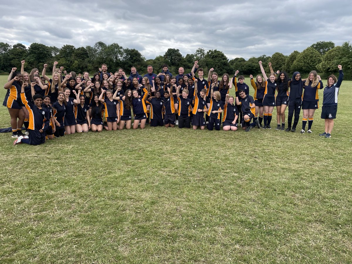 vphalsall's tweet image. Wow, what a week having the opportunity to work with colleagues @TheFAPEteam @EnglandLearning and beyond @BGNPE @NorthOxonSSP @mifa_academy #Privileged #Exciting 🤗😁⚽️
✅ Connection 
✅ Collaboration 
✅ CPD