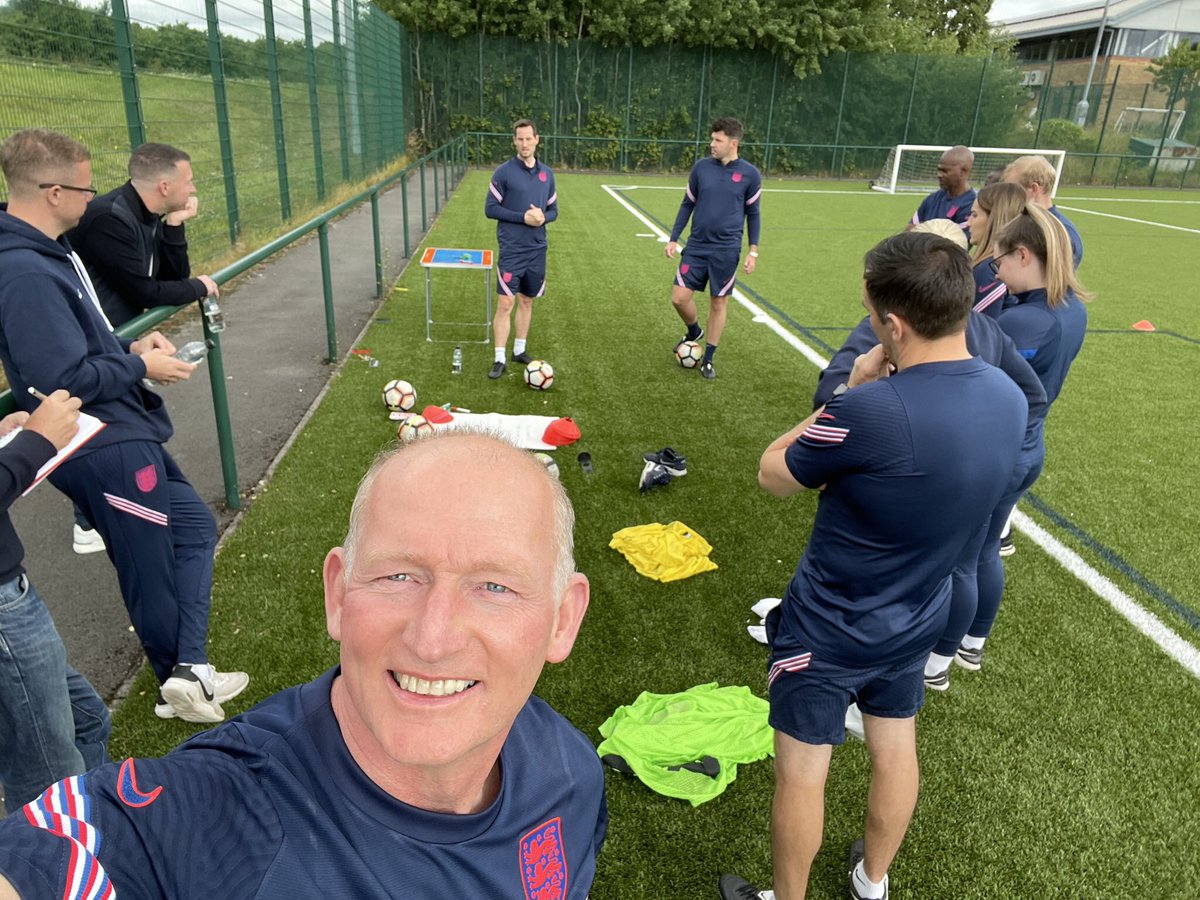 vphalsall's tweet image. Wow, what a week having the opportunity to work with colleagues @TheFAPEteam @EnglandLearning and beyond @BGNPE @NorthOxonSSP @mifa_academy #Privileged #Exciting 🤗😁⚽️
✅ Connection 
✅ Collaboration 
✅ CPD