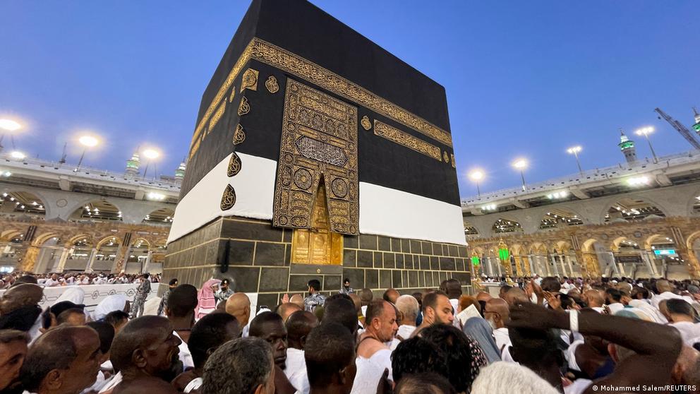 Participating in Hajj and its rituals provides a great opportunity for relying on God and beseeching Him, as well as for deliberation and decision-making.
#Hajj2022 
#الکعبة_تجمعنا