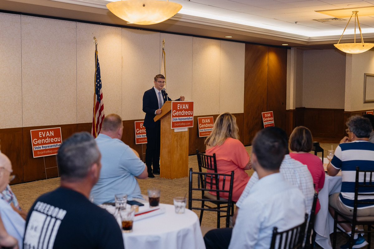 EvanForRep's tweet photo. Thank you to the over 100 supporters who attended our kick off in Westport! We're receiving positive responses around the dist. &amp; I look forward to meeting more members of our community over the next 4 months. I'm also grateful to @SheriffHodgson for his support of our campaign. https://t.co/oK0tvLM6WO