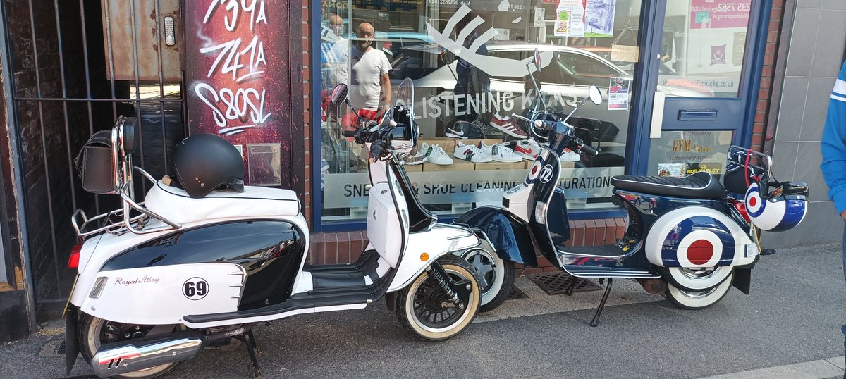 DJBooth1969's tweet photo. @GlisteningKicks @paulos1976 #scooter #mods #glisteningkicks https://t.co/tWQpfzhlsW