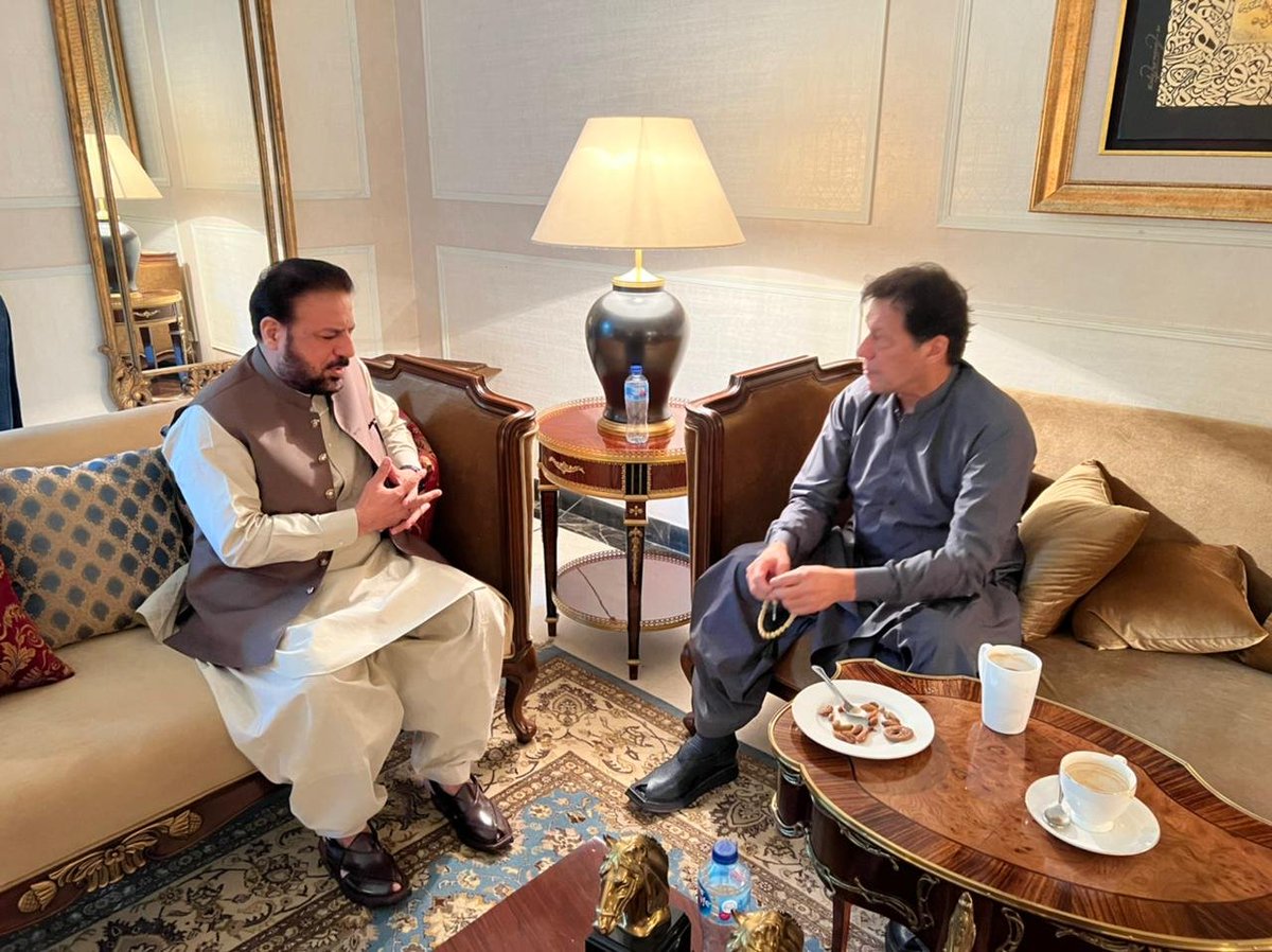 PTIofficial's tweet photo. ایم پی اے سمیع اللہ چوہدری کی چئیرمین تحریک انصاف عمران خان سے ملاقات۔

#PunjabKaptaanKa https://t.co/esG7JJr2az