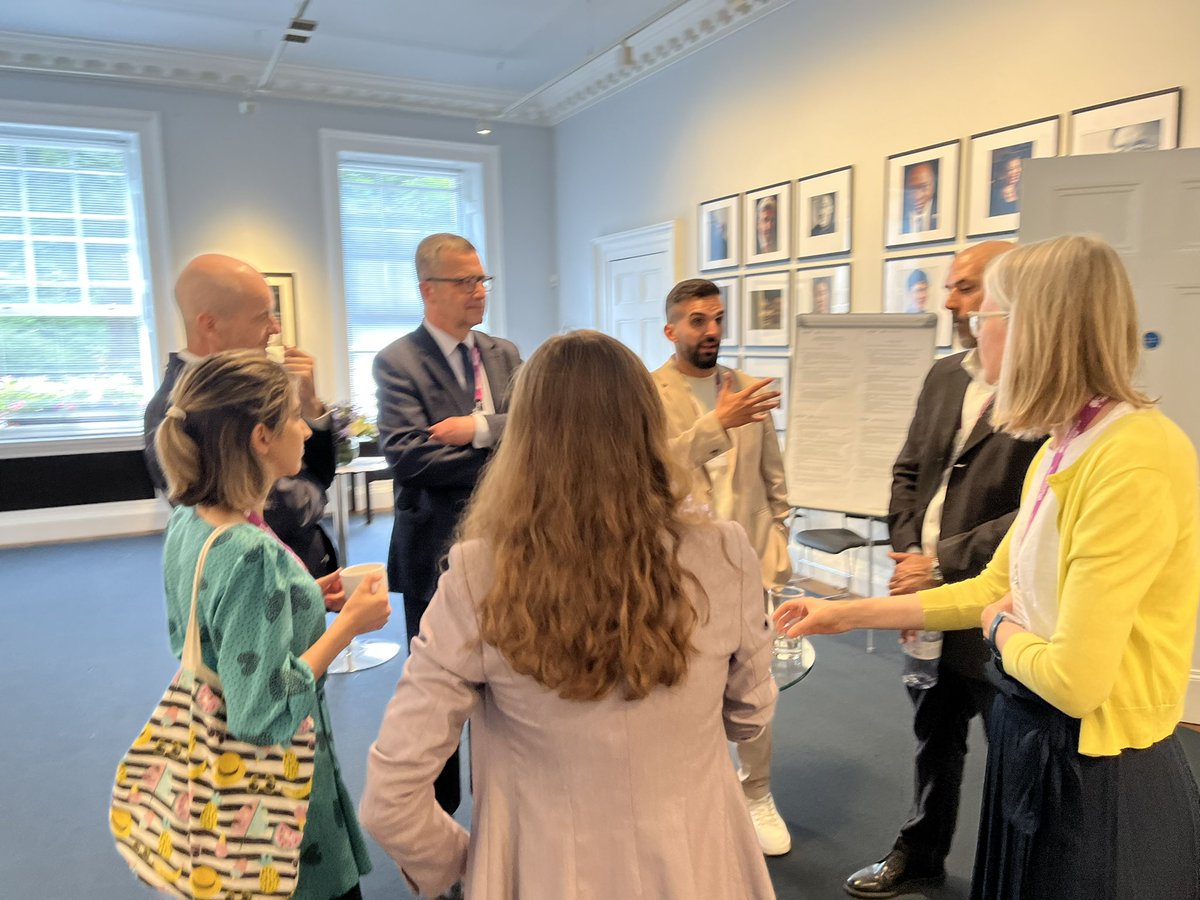 Stimulating discussion w/ Amb <a href="/AnnaClunes/">Anna Clunes</a>, <a href="/hanskundnani/">Hans Kundnani</a> &amp; panellists f/m the <a href="/Belvedere_Forum/">Belvedere Forum</a> plenary "Young people &amp; social activism in Poland &amp; UK", <a href="/ColmMcGiv/">Colm McGivern</a>, <a href="/metecoban92/">Mete Coban MBE</a>, <a href="/ThePileckiInst/">The Pilecki Institute</a>'s M. Turowska &amp; <a href="/MissMoulana/">Pegah Moulana</a>. Good to delve deeper into the topic. #BelvedereForum2022