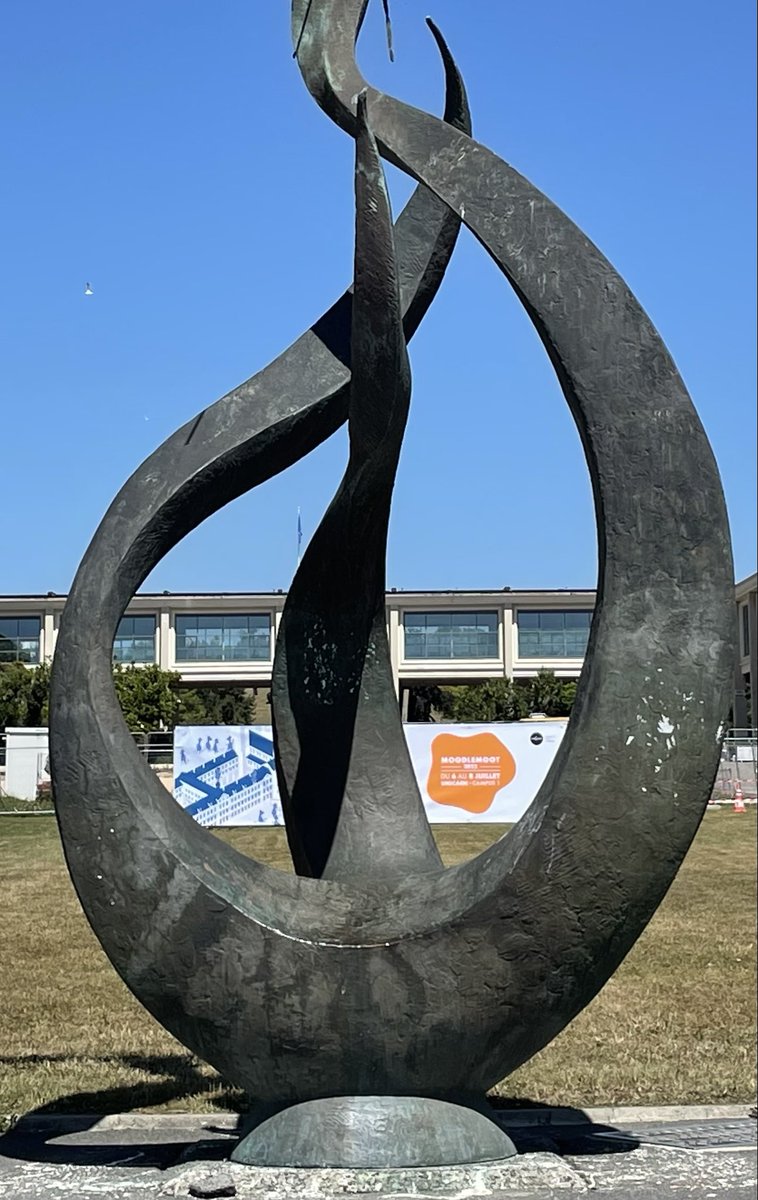 Sacre Valérie tweet media